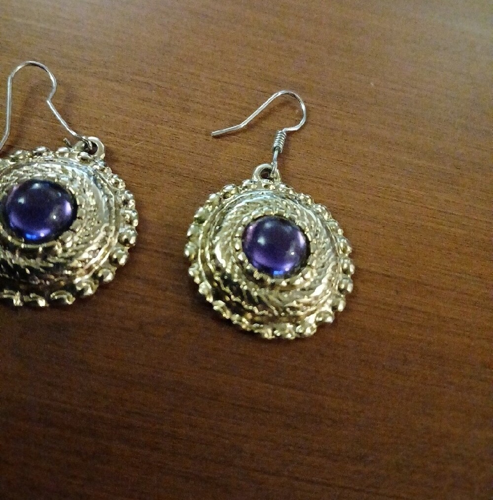 Vintage Gold-Tone Earrings with Purple Gemstone - Women Jewelry - Picture 3 of 7